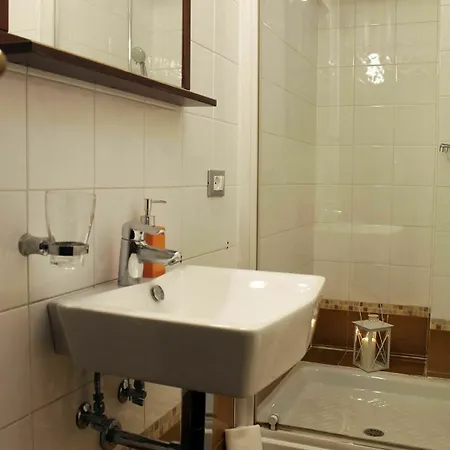 Apartament Vatican Santamaura 39 *