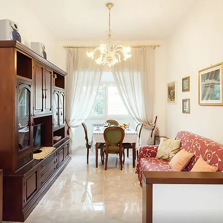 Caterina One O One - Embassy Apartment *