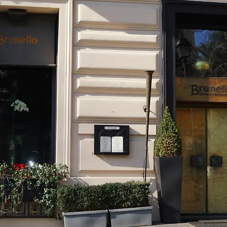 Caterina One O One - Embassy Apartment Rome