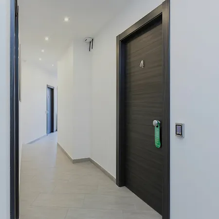 Guest house Domus Arena 2*