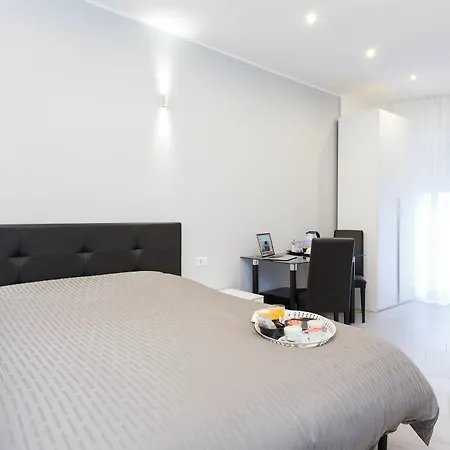 Domus Arena Guest house 2*