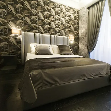 Via Veneto 3* Rome