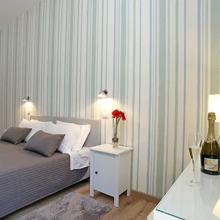 Rhome 20 Guest house