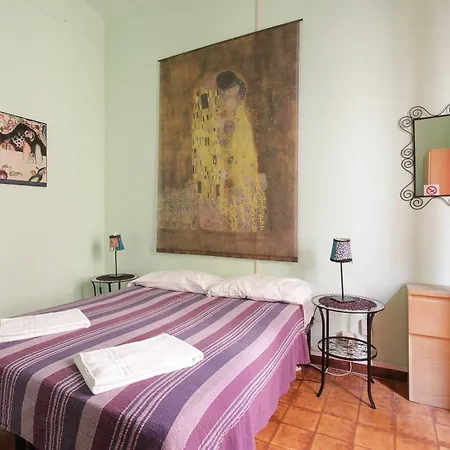 Guest house Sixbeds 2*