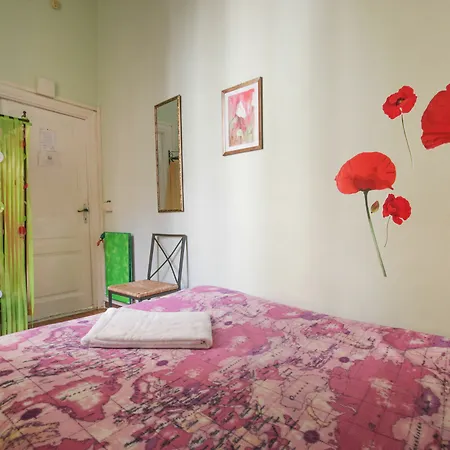 Sixbeds 2* Rome
