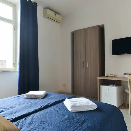 Roman Holidays Guest house 2*