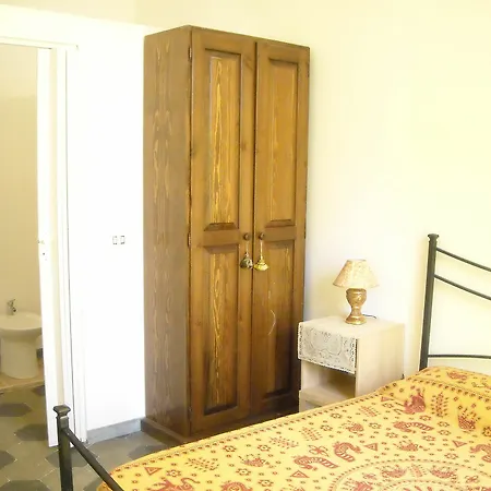 T&v House Bed & Breakfast