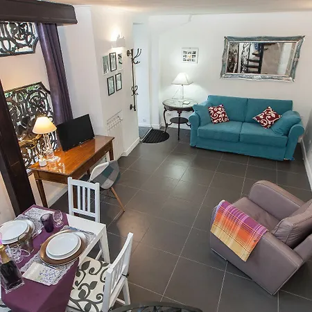 Rental In Rome Teatro Marcello Apartment