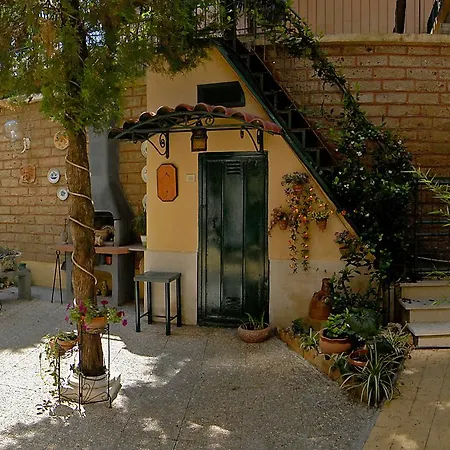 Tiburtina Garden Panzió