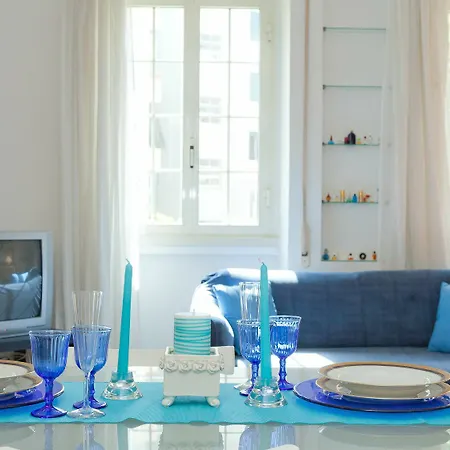 In Pateras Flower Apartment