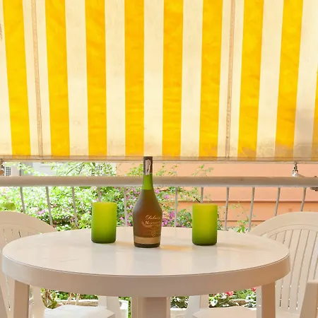Apartment In Pateras Flower Rome