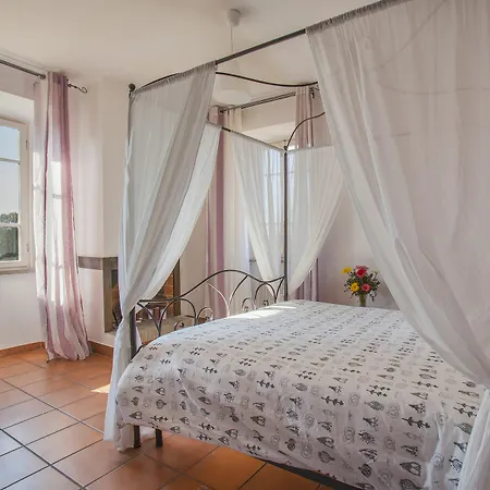 Casale Appio 2* Roma