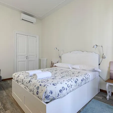 Aparts Apartment