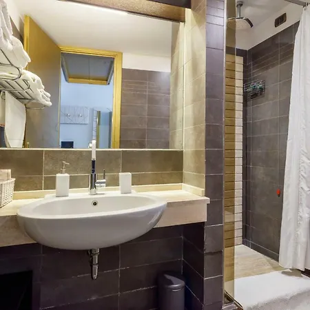 Ht Romeo Al Babuino Guest house