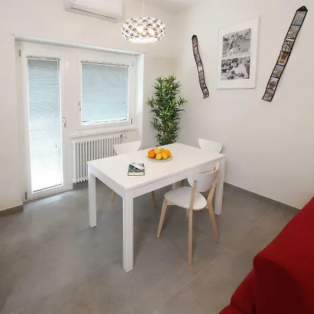 Turistico Laura Apartament *
