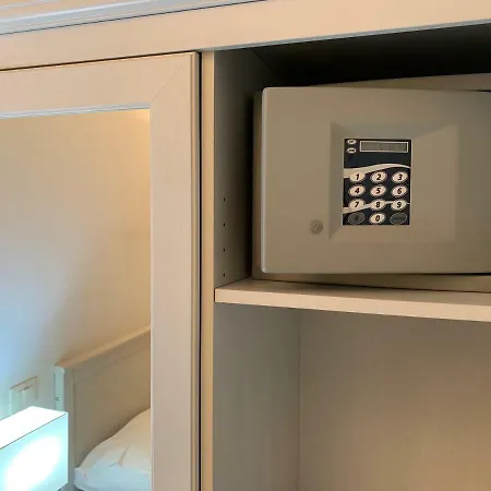 Tiburtina Suites, Guest house 2*