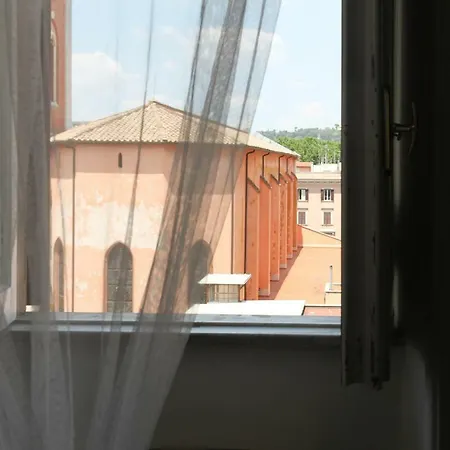 Vatican And Kitchen Hotel