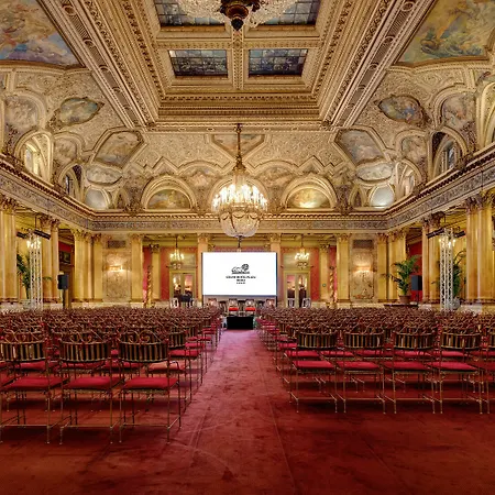 Grand Plaza