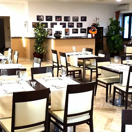 Regal Park 4*