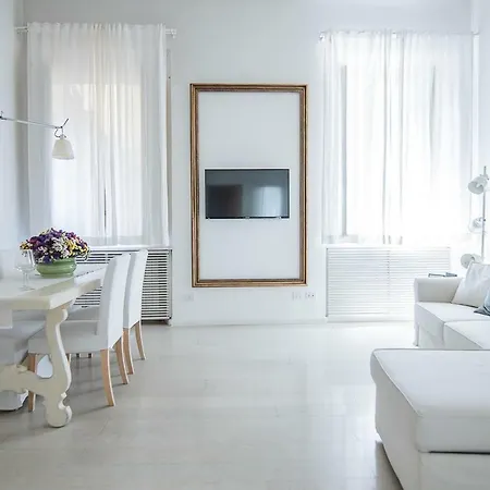 Triton Place Rome