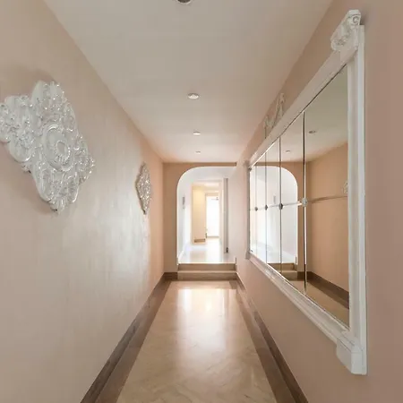 Apartment Sonder — Musei Vaticani
