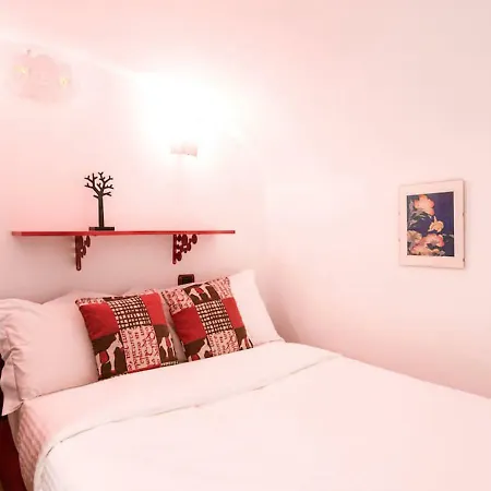 Major Sisters, In The Heart Of Apartment