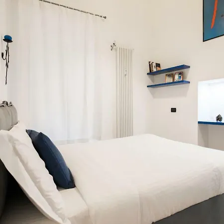 Major Sisters, In The Heart Of Apartment *