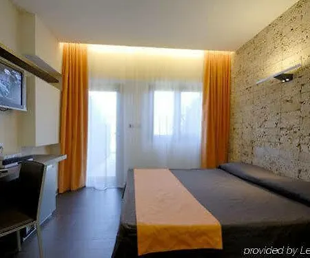 Ways Garden & Leisure Hotel 4*