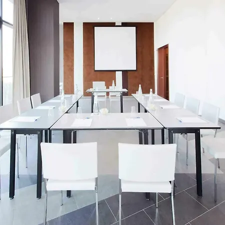 Ibis Styles Eur מלון