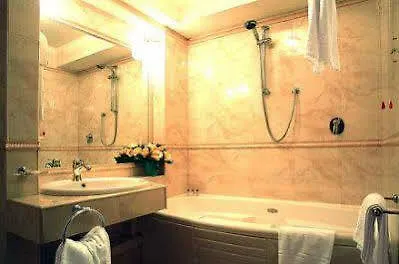 Luxury H 2000 3* Róma