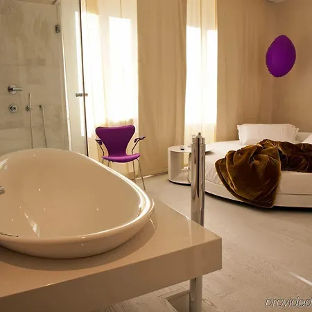 Bed & Breakfast Suitesistina For Brave Lovers 3*