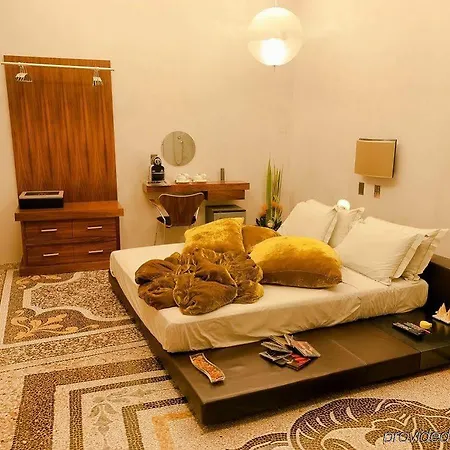 Suitesistina For Brave Lovers Bed & Breakfast 3*