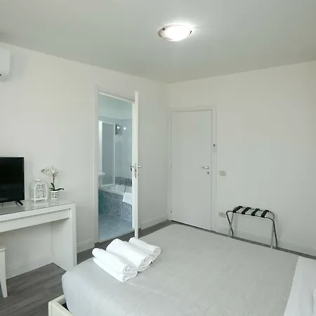 Candia House 50 3* Roma