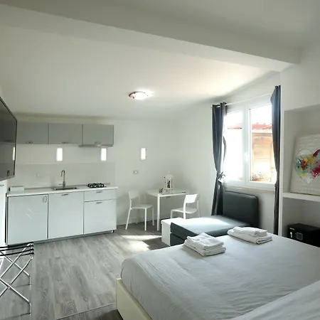 Candia House 50 Roma