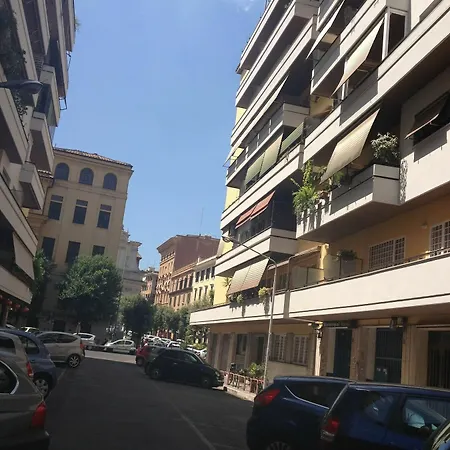 梵蒂冈金色客房旅馆 住宿加早餐酒店 *