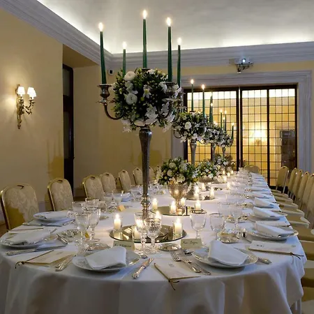 Palazzo Cardinal Cesi 4*