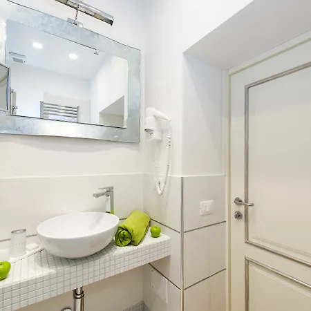 Domus Spagna Capo Le Luxury Lejlighed *