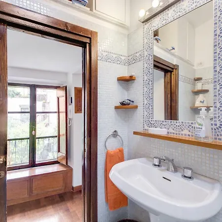 Apartment Homehouse Garofano - Rione Monti - Colosseum Rome