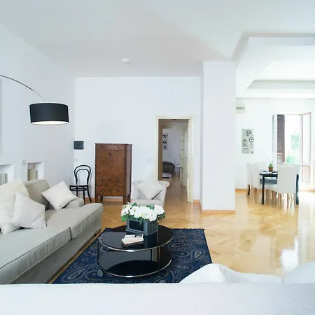 Monti Colosseum Apartment