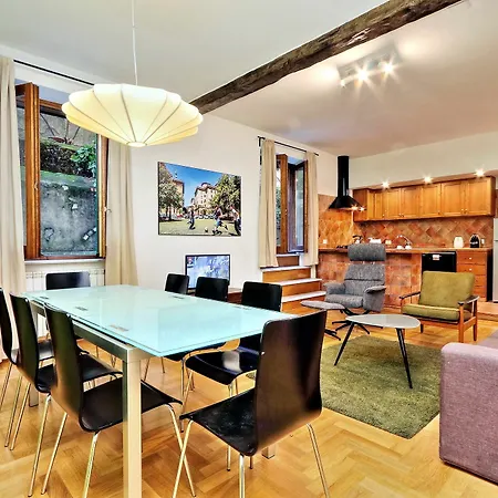 Unique Trastevere Apartment *