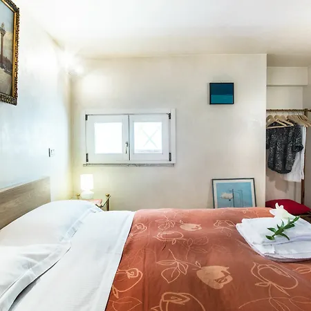 Monti Colosseum Apartment *