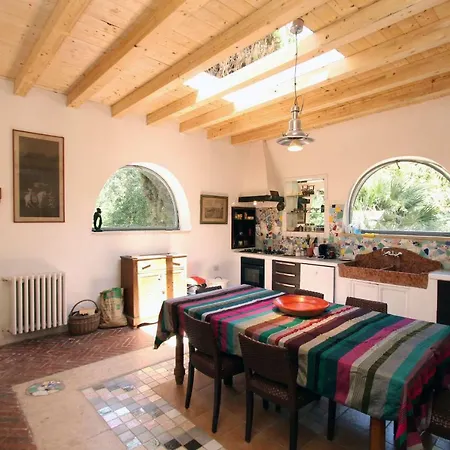 Villa Writers' Country House