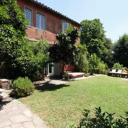 Villa Writers' Country House