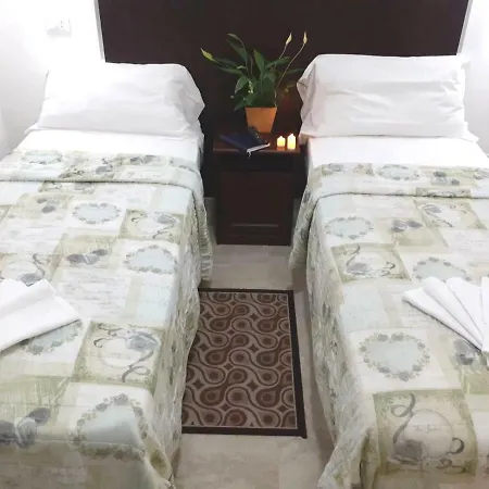 Sarkar House Bed & Breakfast *