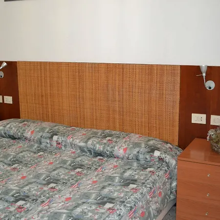 Domus Ferraro Affittacamere 2*
