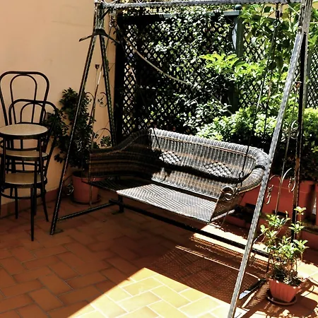 Bed & Breakfast Leoni Di Giada - Close To Station Rome