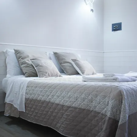 Agora Hotel 3*