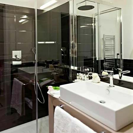 Lahouse By Premium Collection Guest house