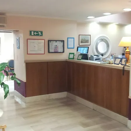 Hotel Center 2 3*