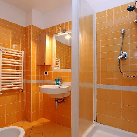 Rihana Luxury * Roma